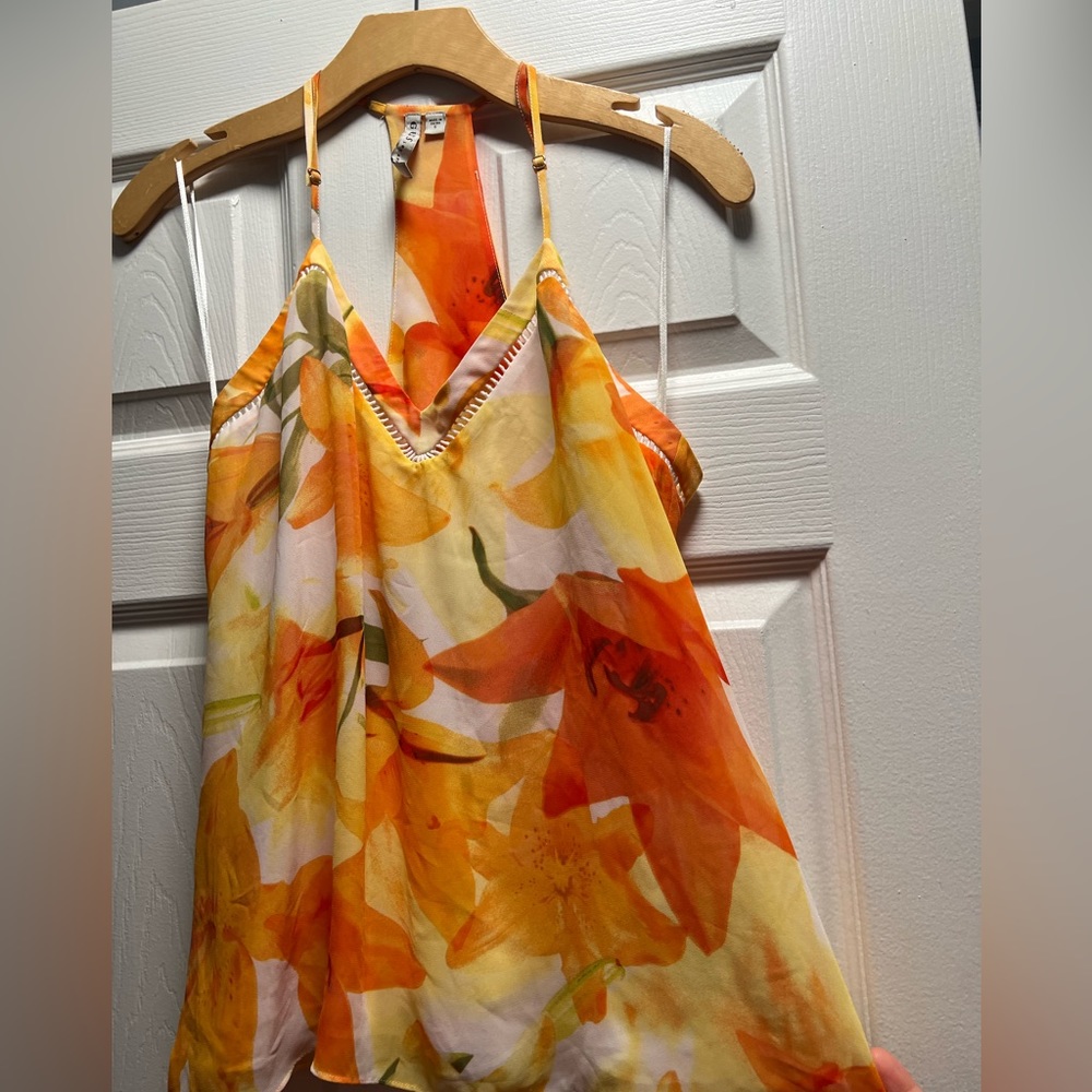 Guess top small